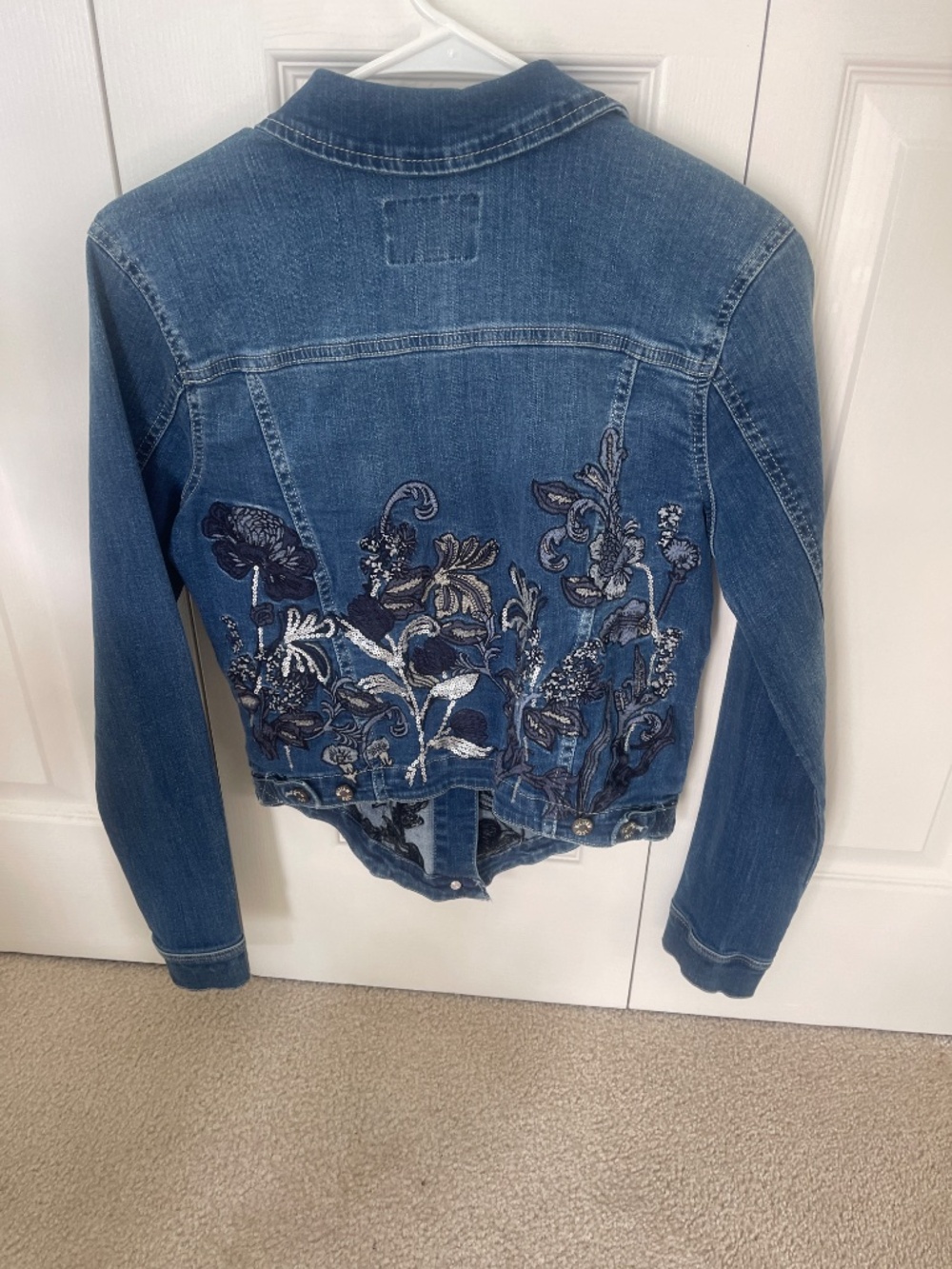 William Rast Embroidered Jean Jacket Small - Picture 2 of 8